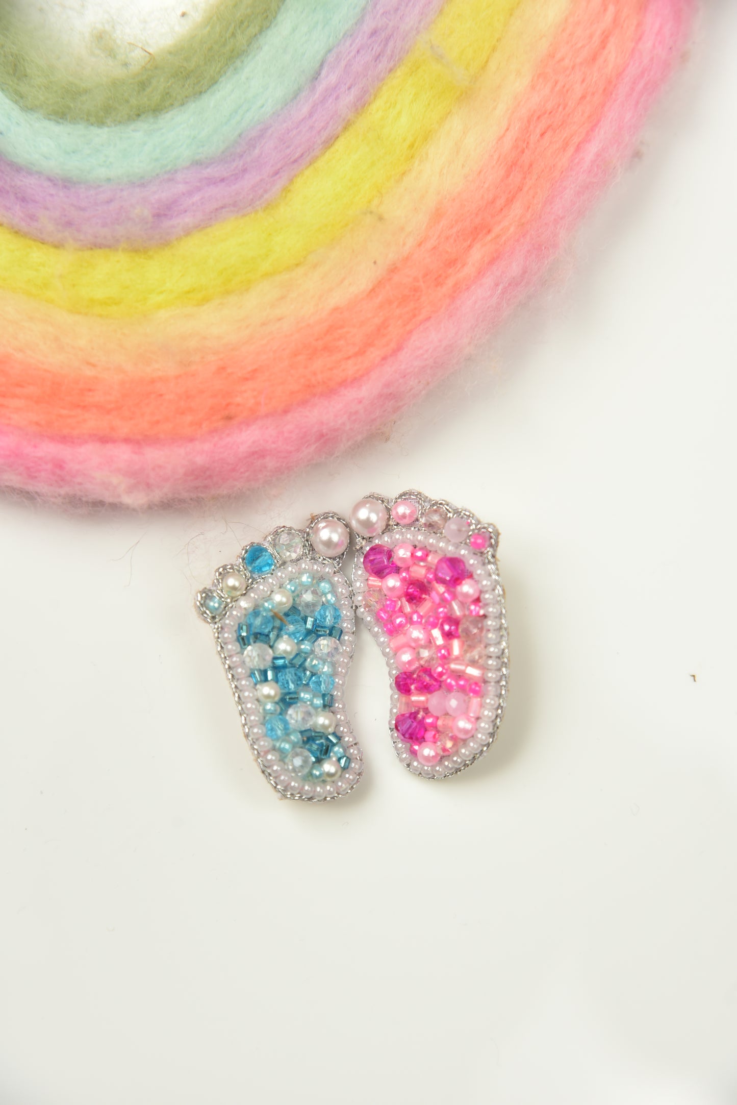 Handmade baby shower gift hair clips set — First Steps by Little Pink Llama India 